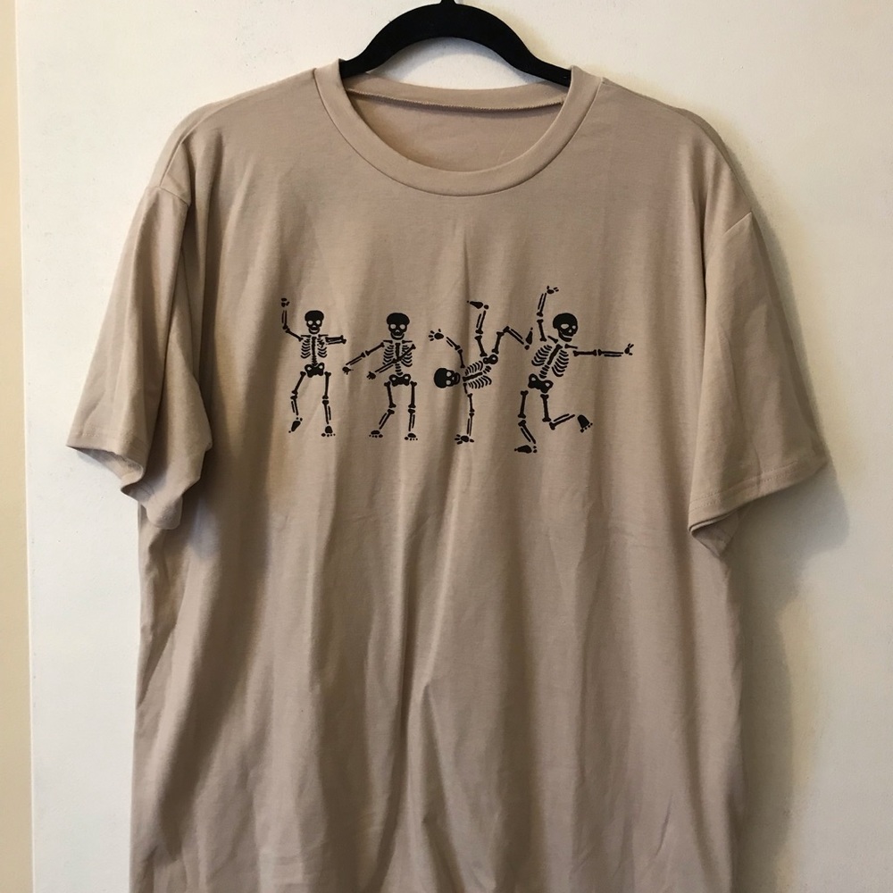 Brand née Size large Halloween skeleton t shirt